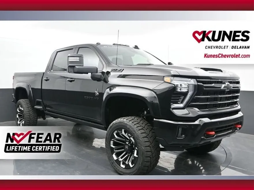 2025 Chevrolet Silverado 2500HD LTZ photo 1