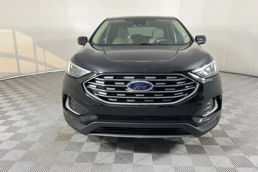 2022 Ford Edge SEL photo 1