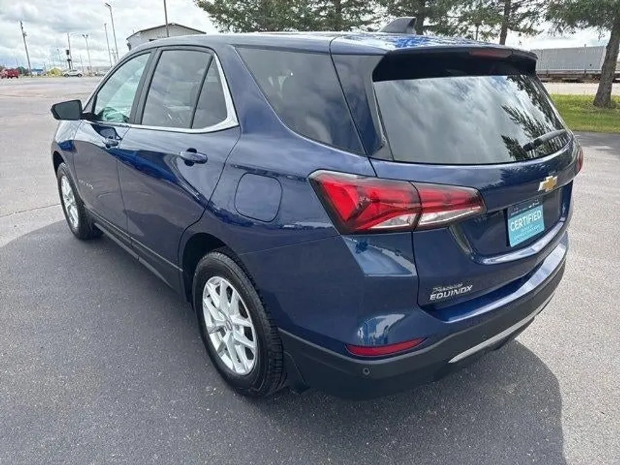 2022 Chevrolet Equinox LT photo 1