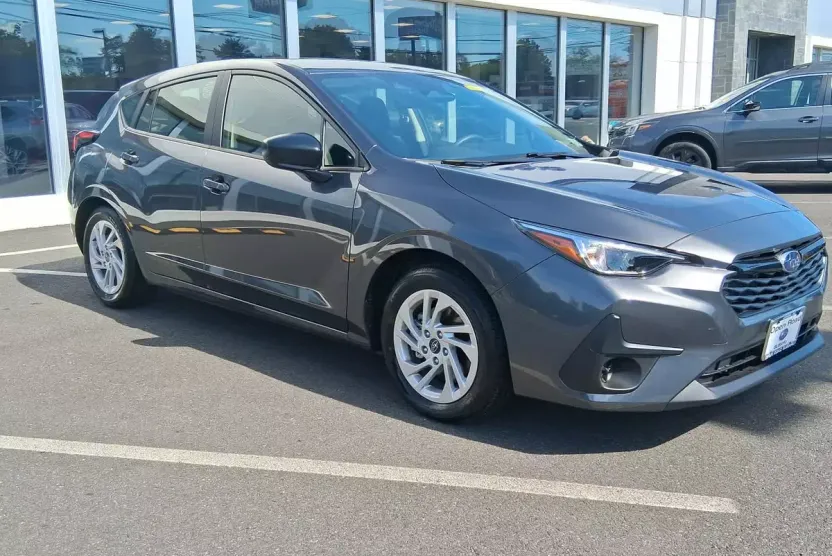 2025 Subaru Impreza Base photo 1