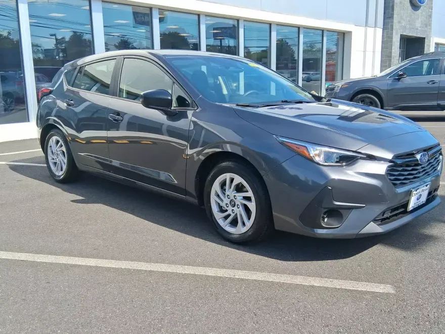 2025 Subaru Impreza Base photo 1