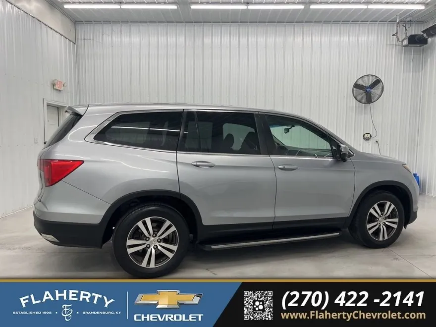 2017 Honda Pilot EX photo 1