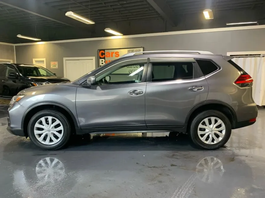 2017 Nissan Rogue photo 1