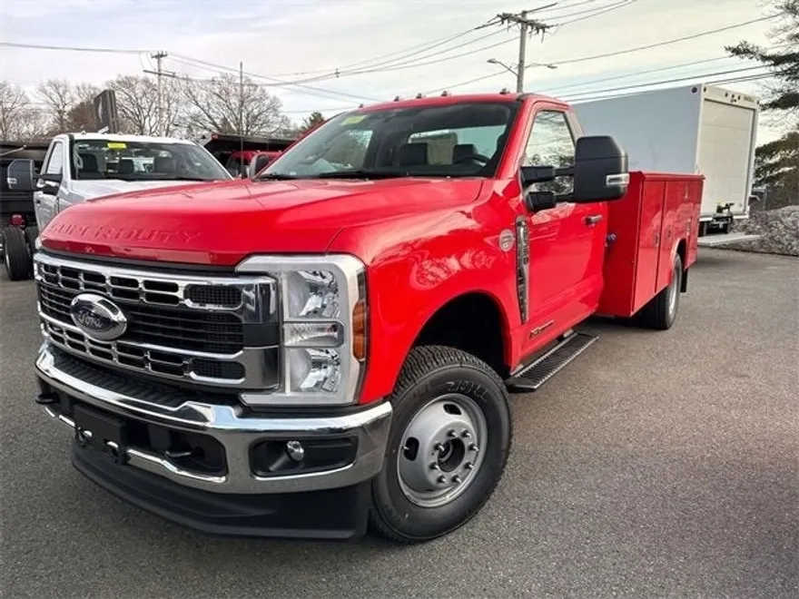 2025 Ford F-350 photo 1