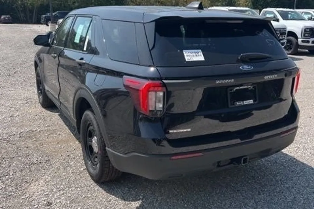 2025 Ford Explorer photo 1
