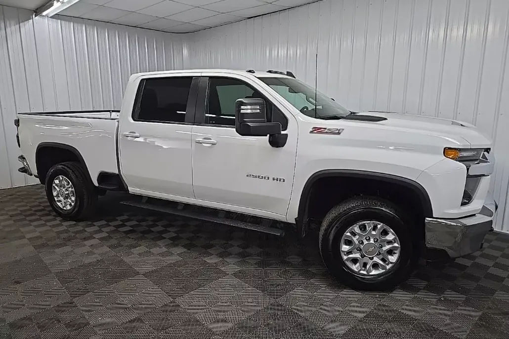2022 Chevrolet Silverado 2500HD LT photo 1