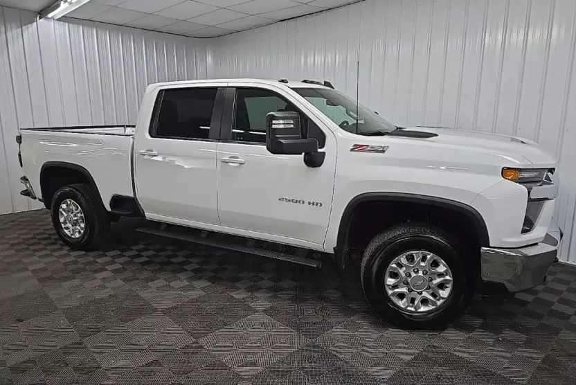 2022 Chevrolet Silverado 2500HD LT photo 1