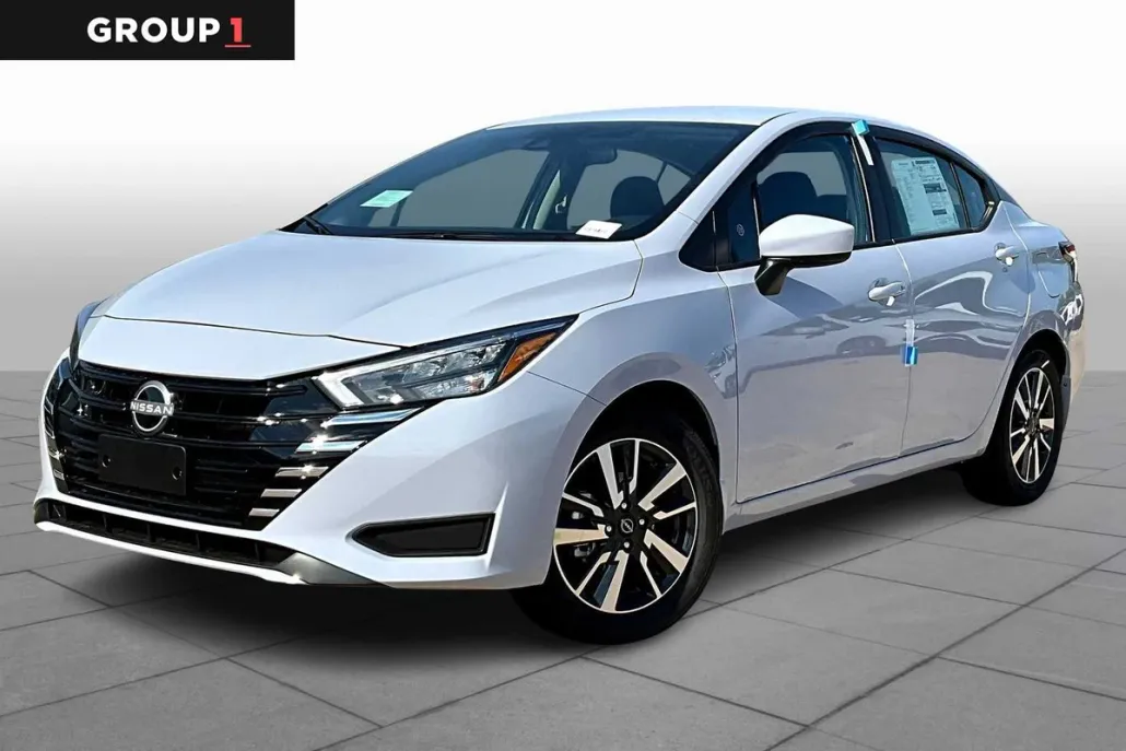 2025 Nissan Versa SV photo 1