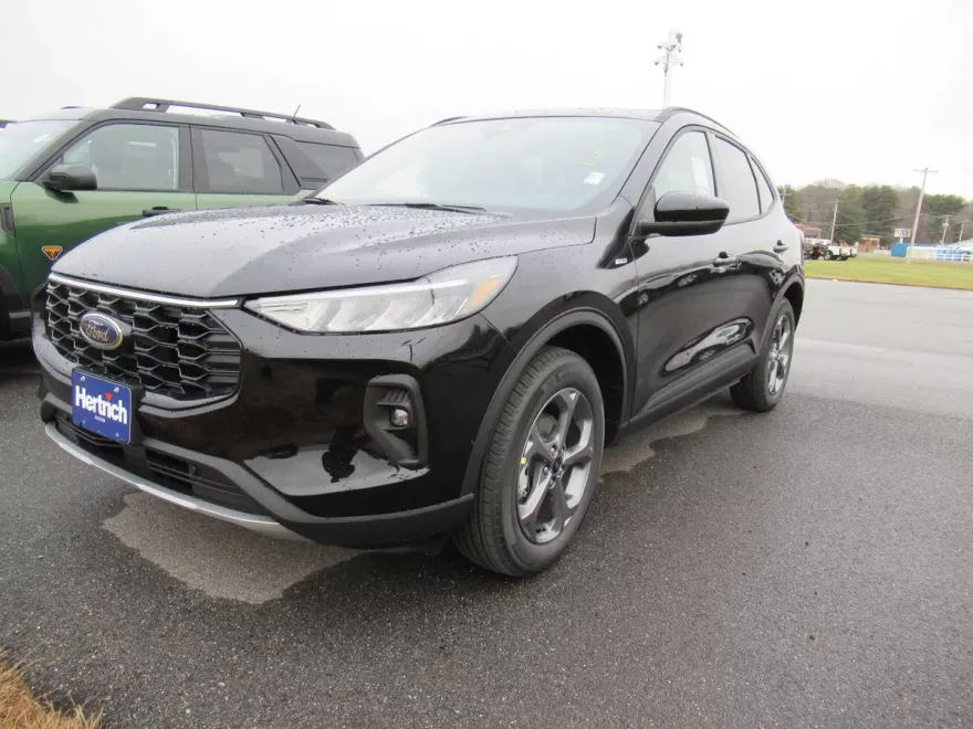 2025 Ford Escape ST-Line Select photo 1