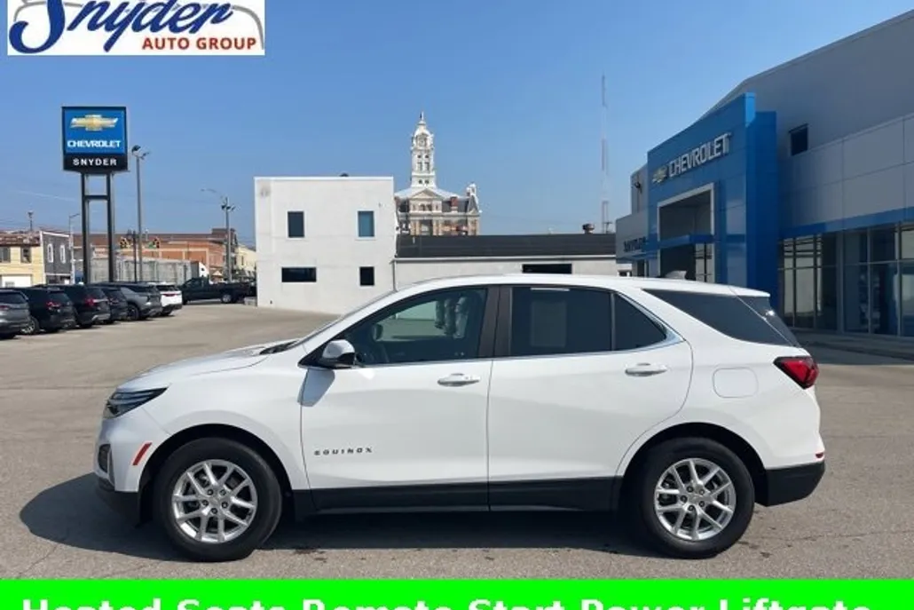 2023 Chevrolet Equinox LT photo 1