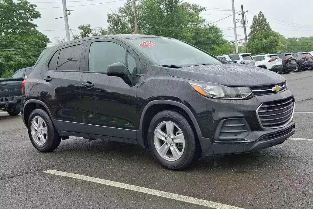 2020 Chevrolet Trax LS photo 1
