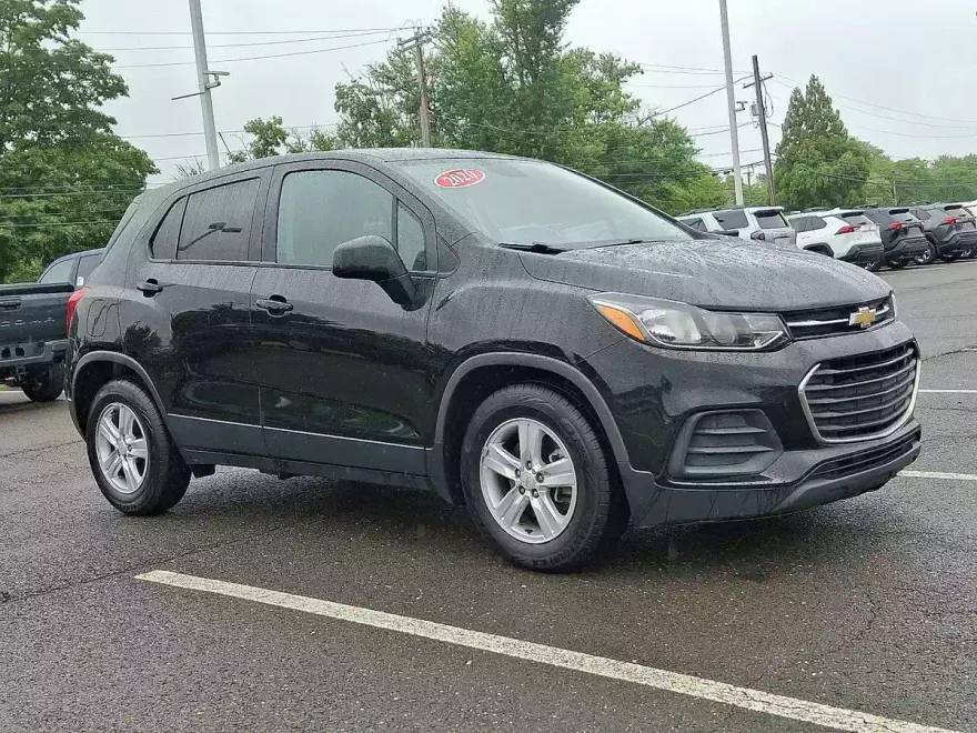 2020 Chevrolet Trax LS photo 1