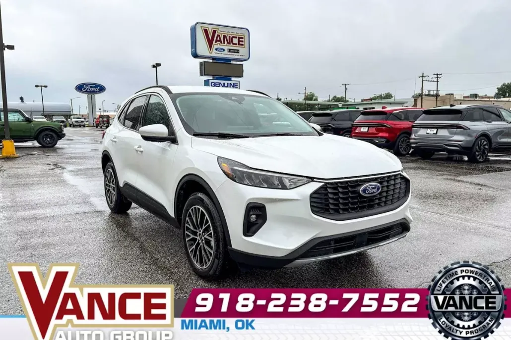 2025 Ford Escape photo 1