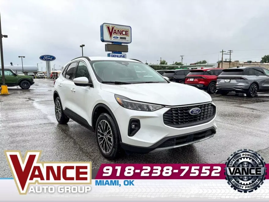 2025 Ford Escape photo 1