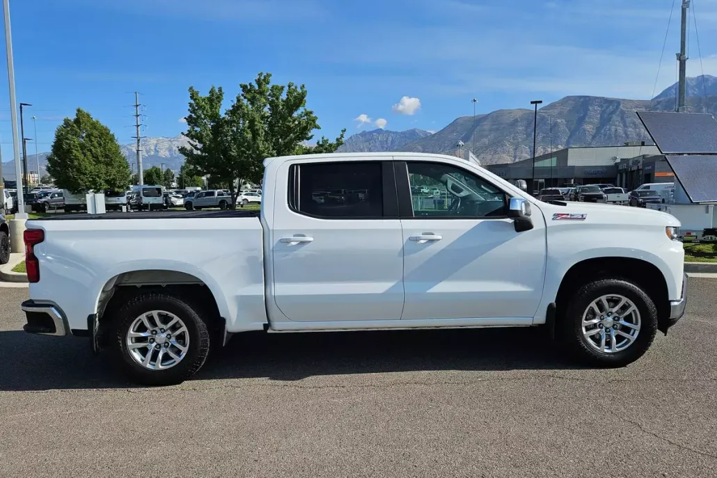 2022 Chevrolet Silverado 1500 LT photo 1