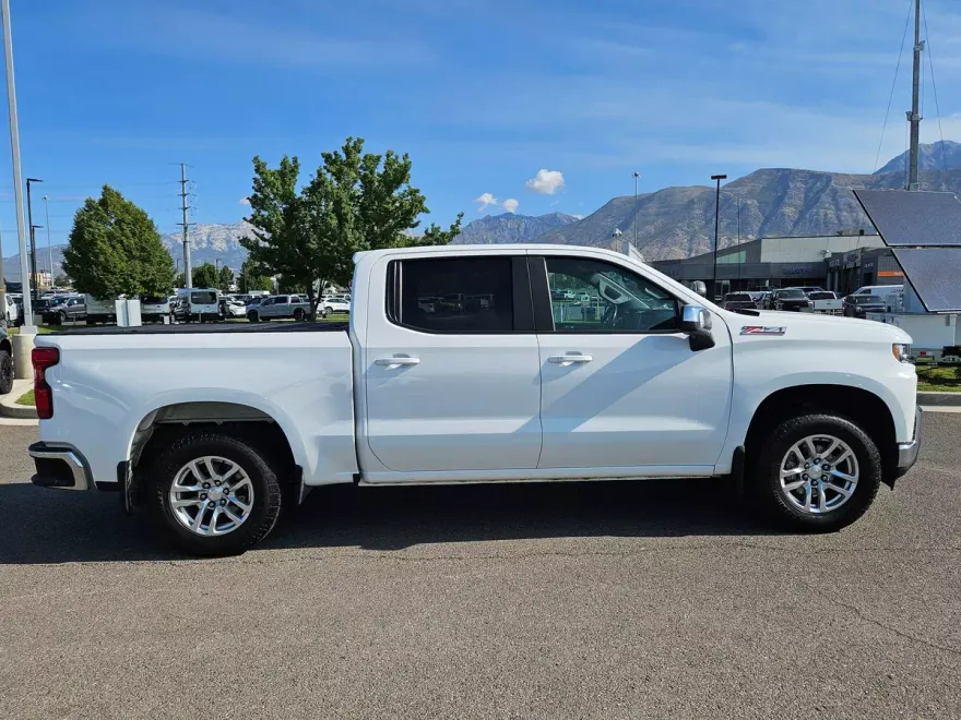 2022 Chevrolet Silverado 1500 LT photo 1