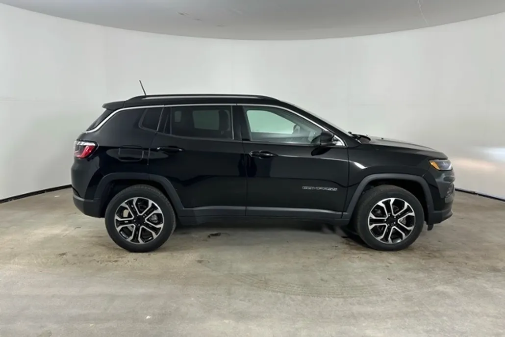 2022 Jeep Compass Limited photo 1