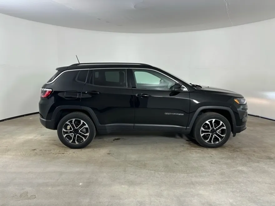 2022 Jeep Compass Limited photo 1