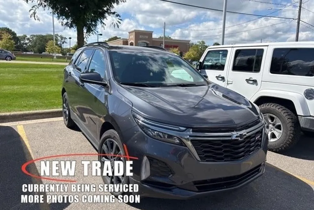 2022 Chevrolet Equinox RS photo 1