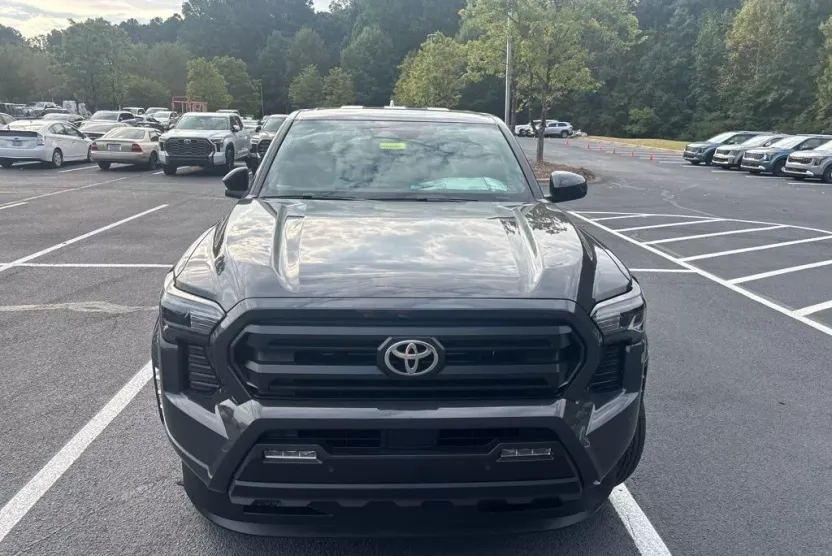2025 Toyota Tacoma SR5 photo 1
