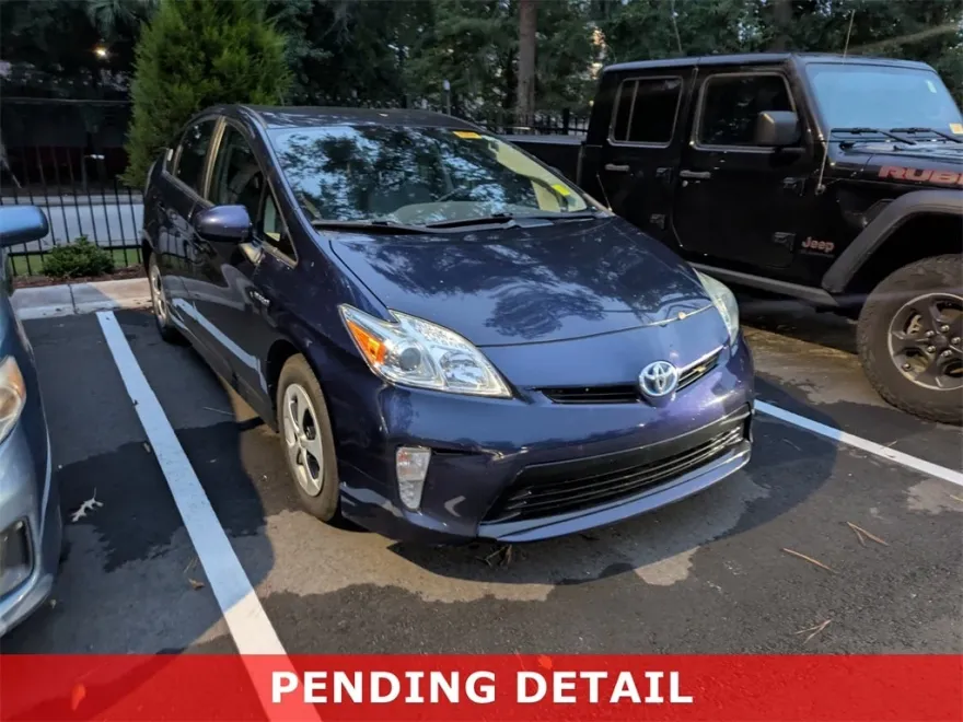2015 Toyota Prius Four photo 1