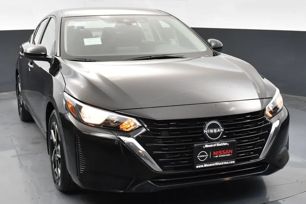 2025 Nissan Sentra SV photo 1