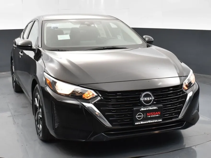 2025 Nissan Sentra SV photo 1
