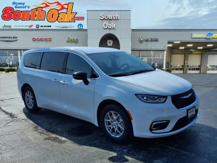 2026 Chrysler Pacifica photo 1