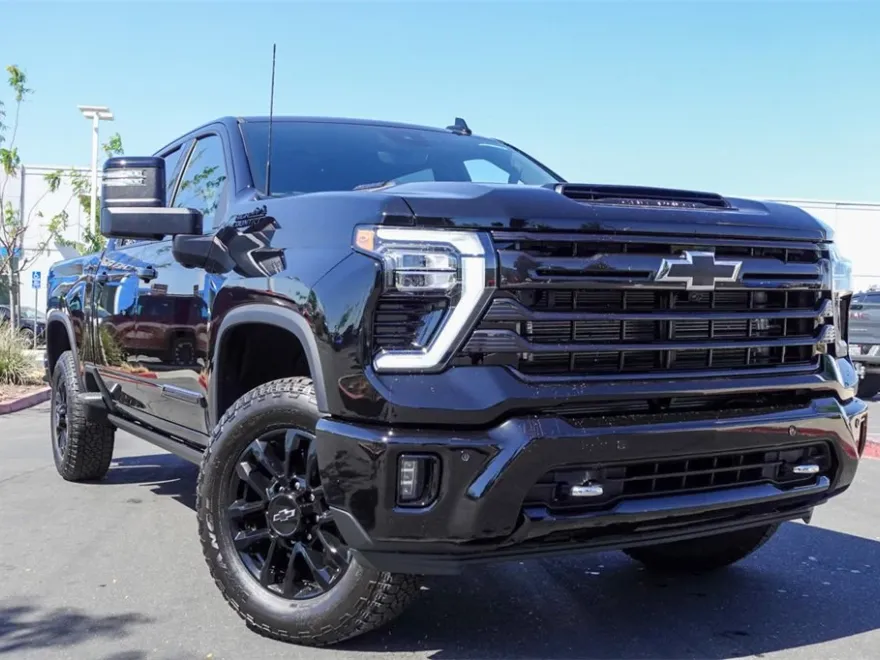 2025 Chevrolet Silverado 2500HD High Country photo 1