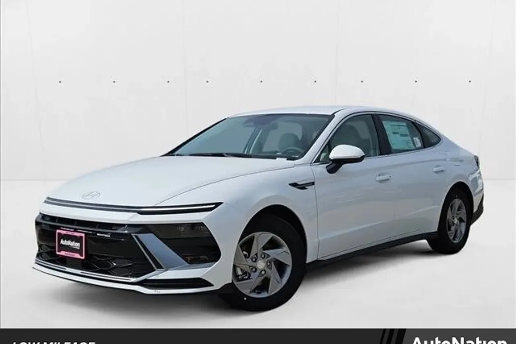 2025 Hyundai Sonata SE photo 1