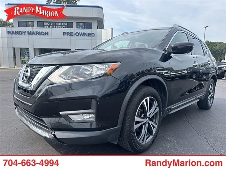 2017 Nissan Rogue SL photo 1