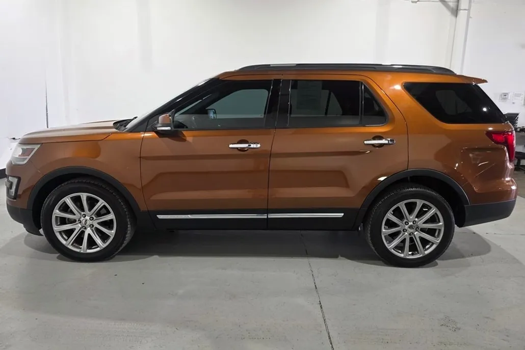 2017 Ford Explorer Limited photo 1