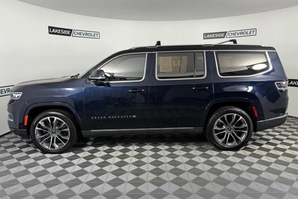 2022 Jeep Grand Wagoneer III photo 1