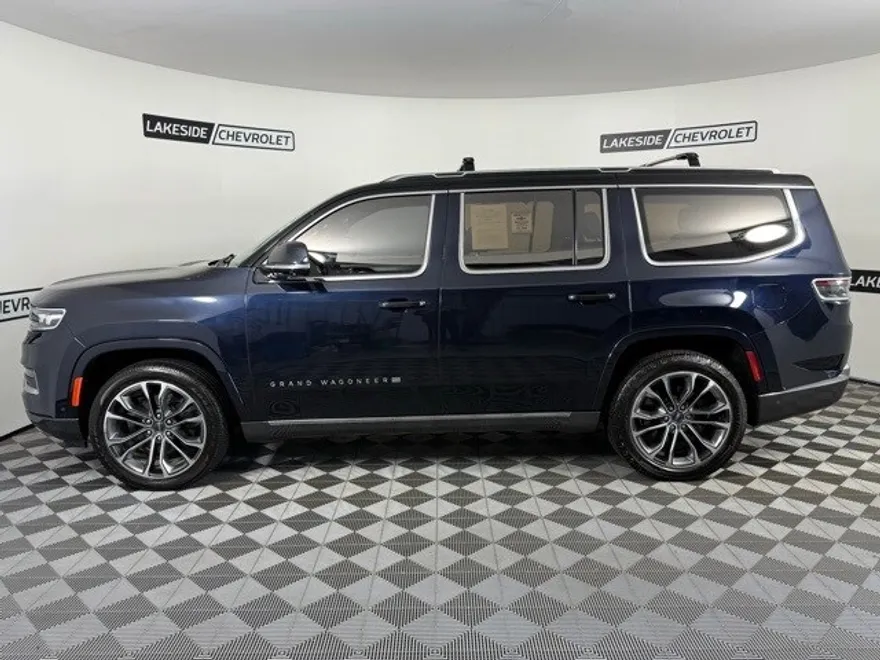 2022 Jeep Grand Wagoneer III photo 1