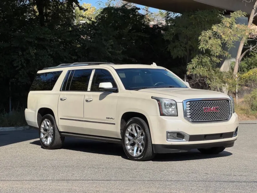 2015 Gmc Yukon XL Denali photo 1