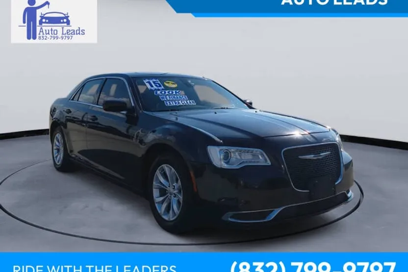 2015 Chrysler 300 Limited photo 1