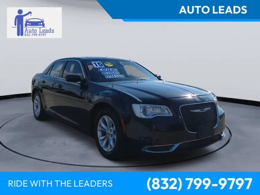 2015 Chrysler 300 Limited photo 1