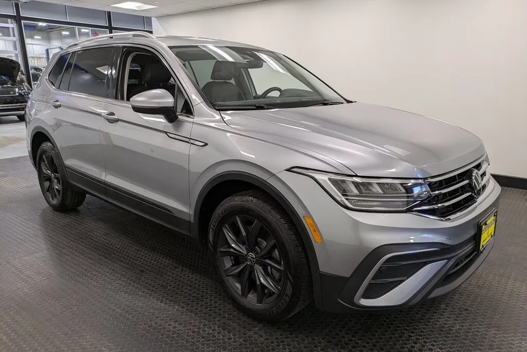 2024 Volkswagen Tiguan SE Wolfsburg Edition photo 1
