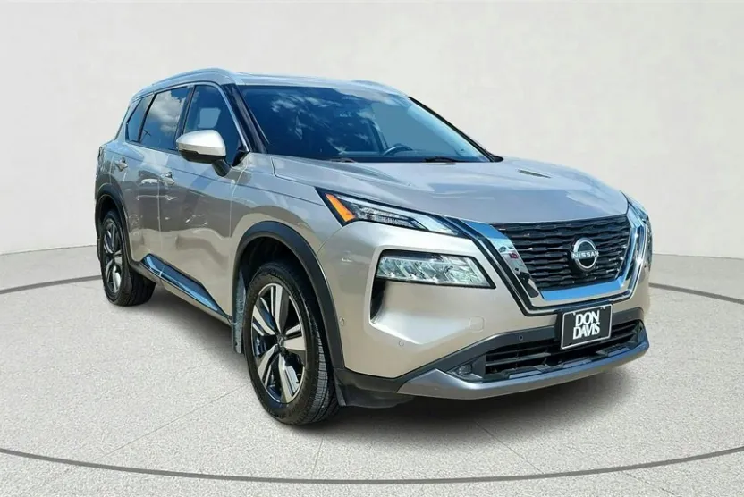 2022 Nissan Rogue SL photo 1