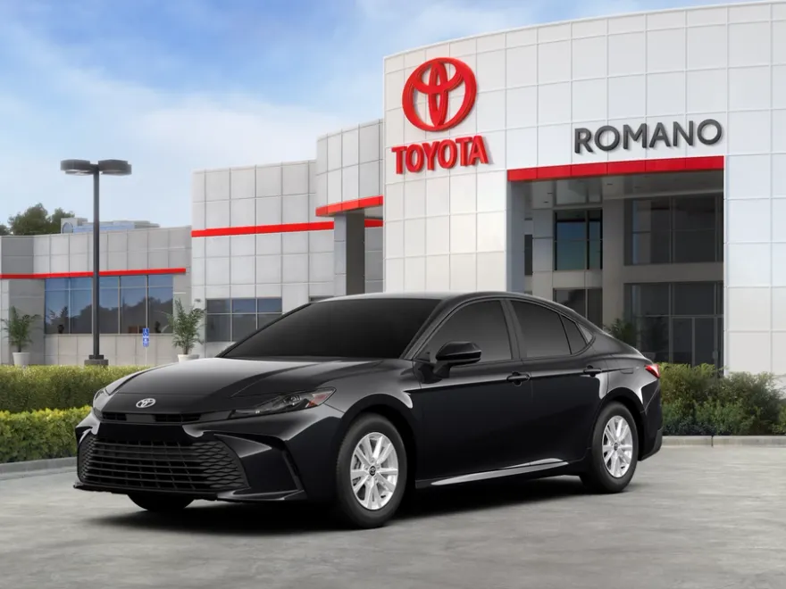2025 Toyota Camry LE photo 1