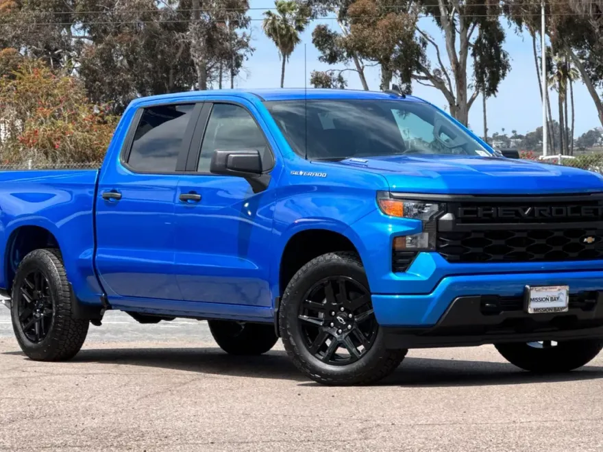 2025 Chevrolet Silverado 1500 Custom photo 1