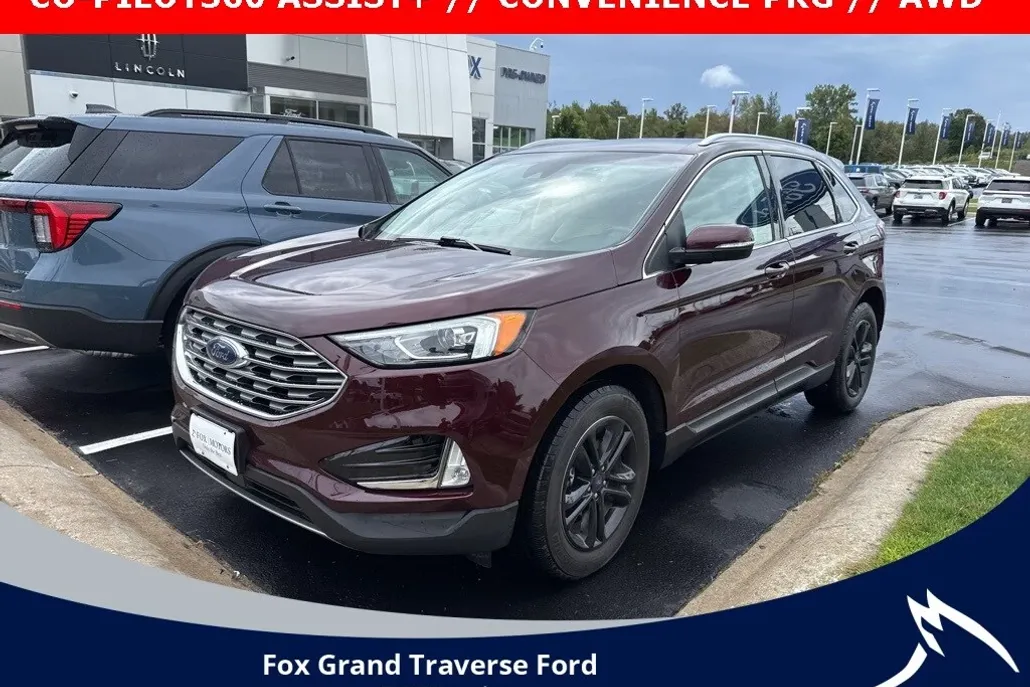 2020 Ford Edge SEL photo 1