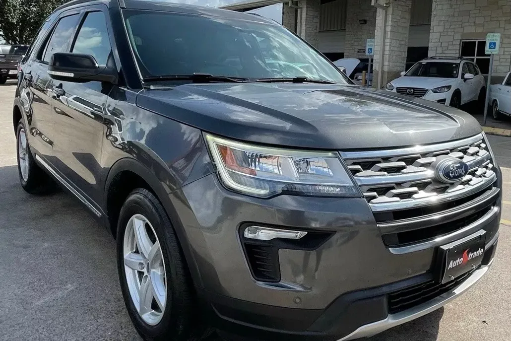 2018 Ford Explorer XLT photo 1