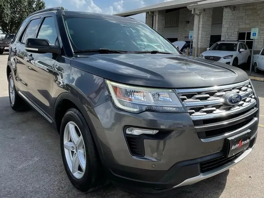 2018 Ford Explorer XLT photo 1