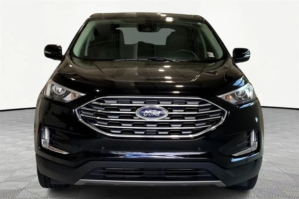 2024 Ford Edge Titanium photo 1