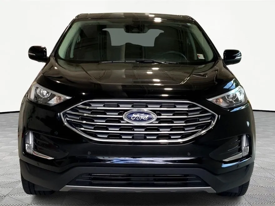 2024 Ford Edge Titanium photo 1