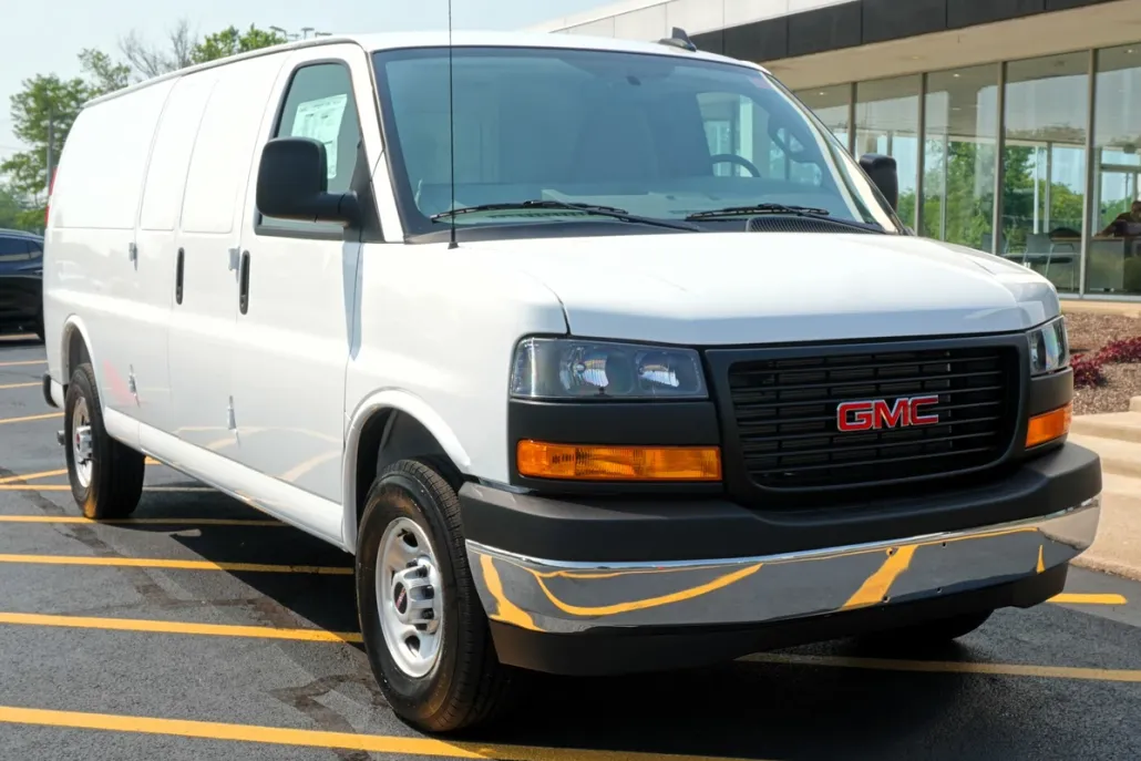 2025 Gmc Savana Cargo 3500 photo 1