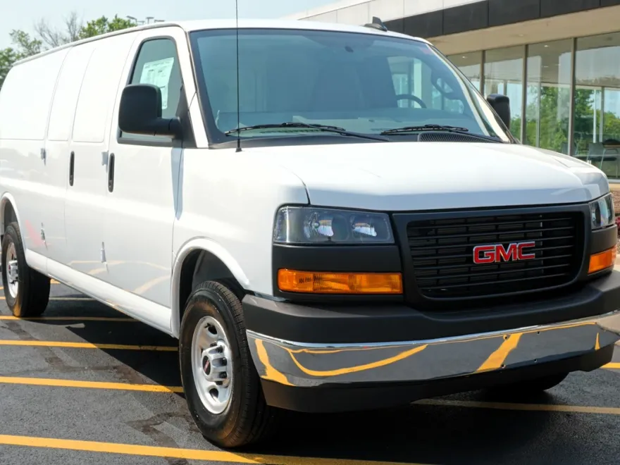 2025 Gmc Savana Cargo 3500 photo 1