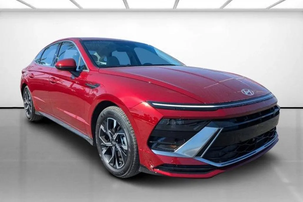 2025 Hyundai Sonata SEL photo 1