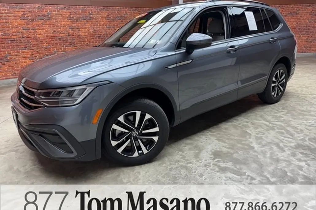 2022 Volkswagen Tiguan S photo 1